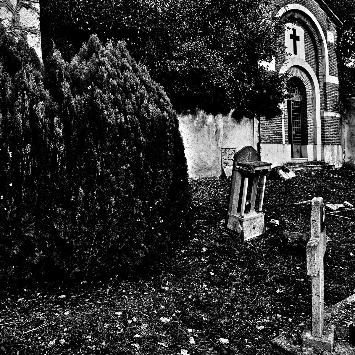 La “bbòrza”, le “posate”, “jo recónzolo”. Il culto della&nbsp;morte